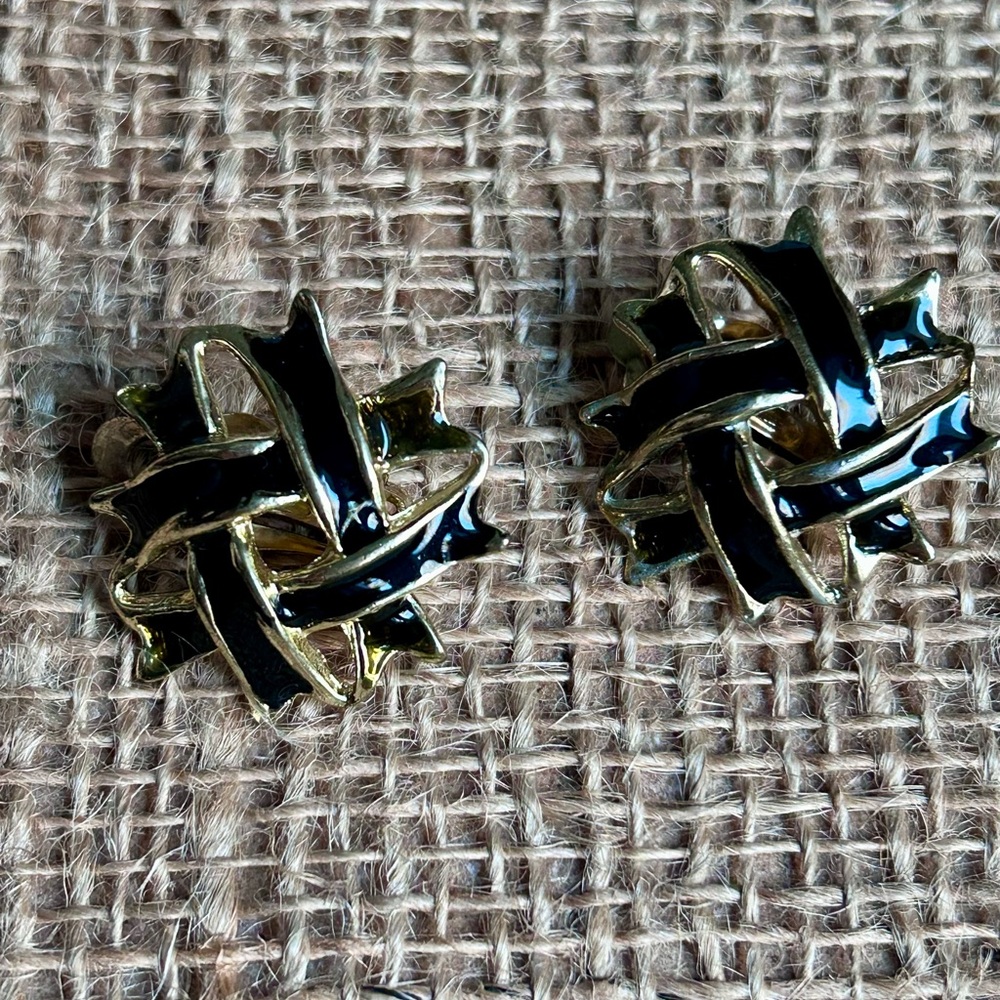 Vintage Jordache Gold Tone & Black Clip On Earrings - Picture 2 of 6